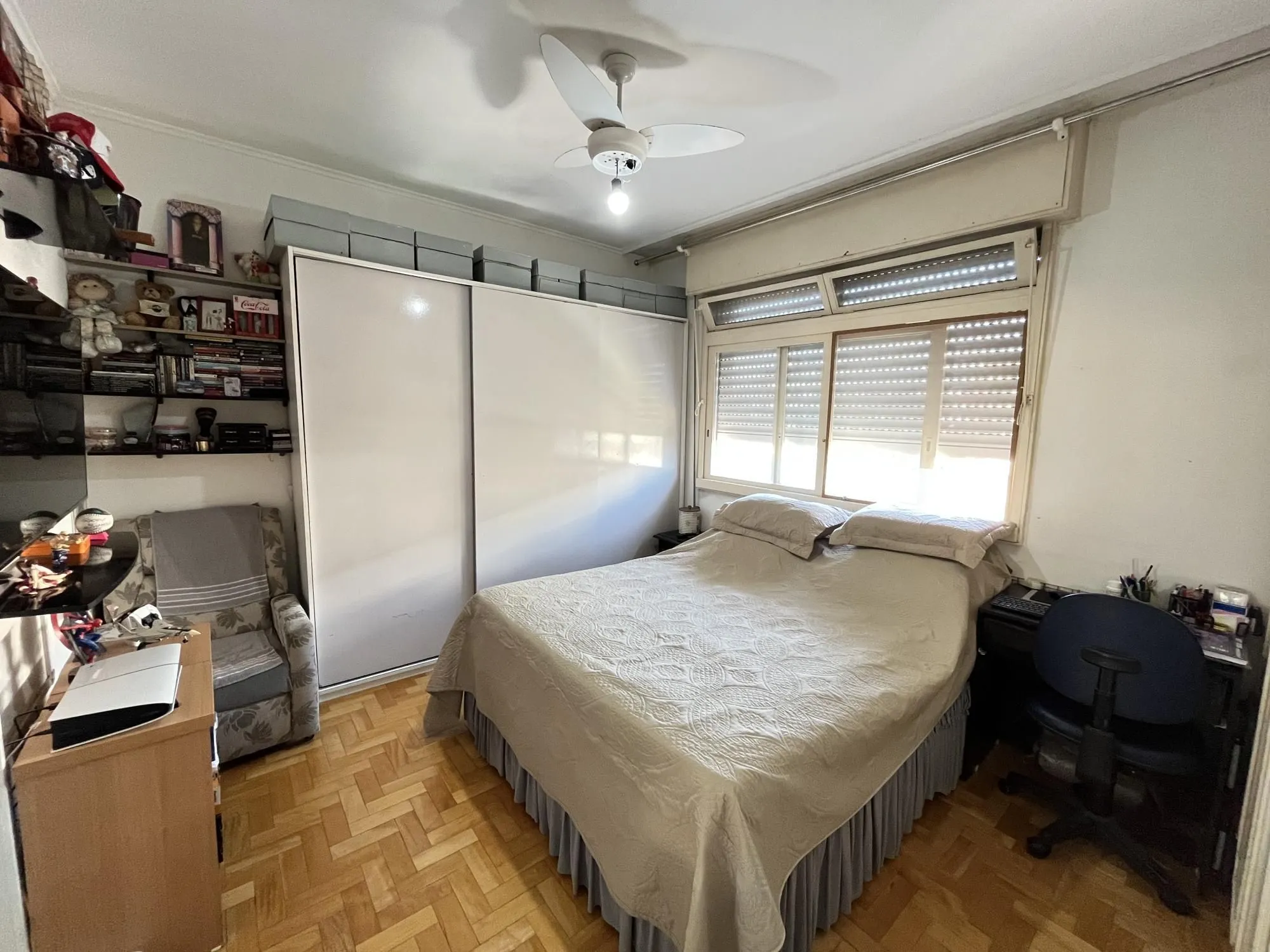 Imagem Apartamento de 3 quartos, suíte e 1 vaga de garagem no bairro Bom Fim em POA/RS