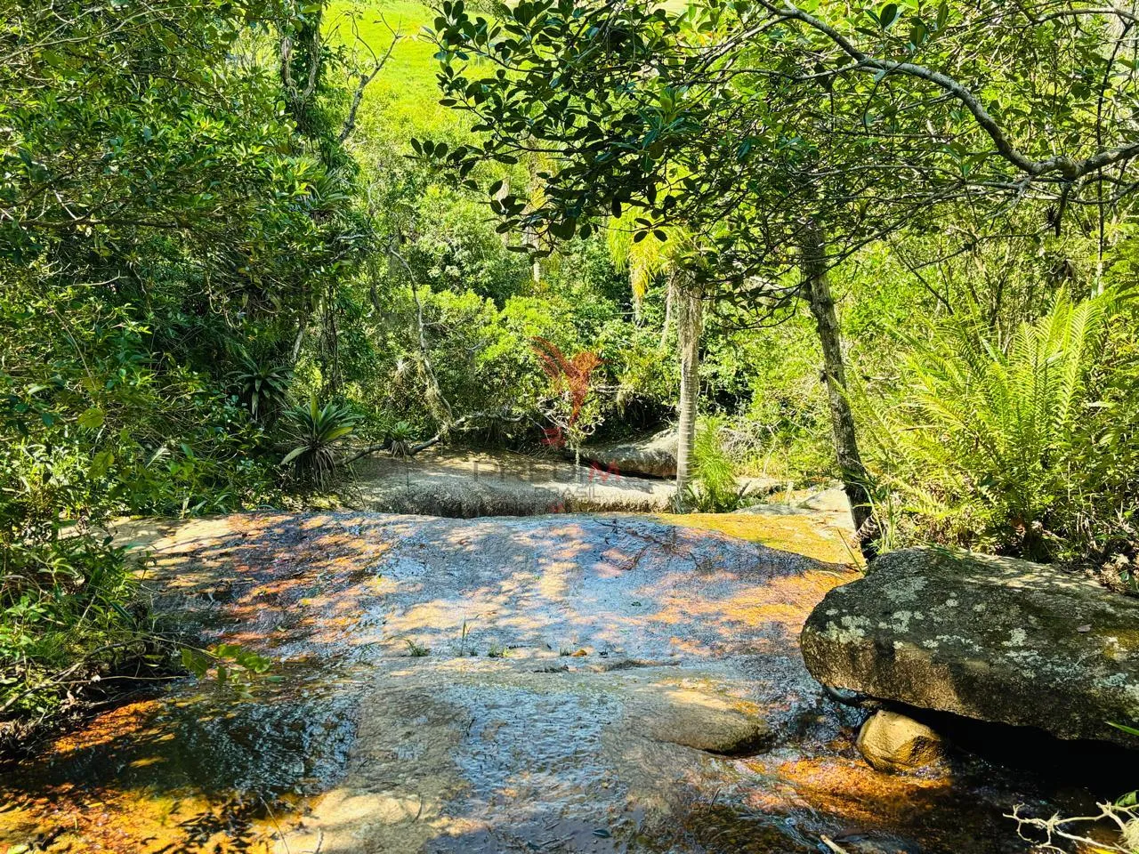 Área Rural Exclusiva com CACHOEIRAS NATURAIS. Vista para o Lago e para o mar de Imaruí/SC