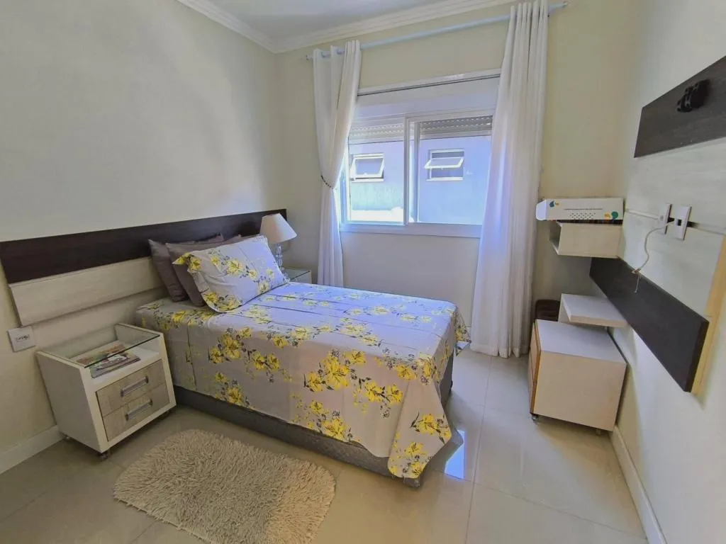 Imagem Casa em Condominio 4 Dormitórios - Bairro Zona Nova