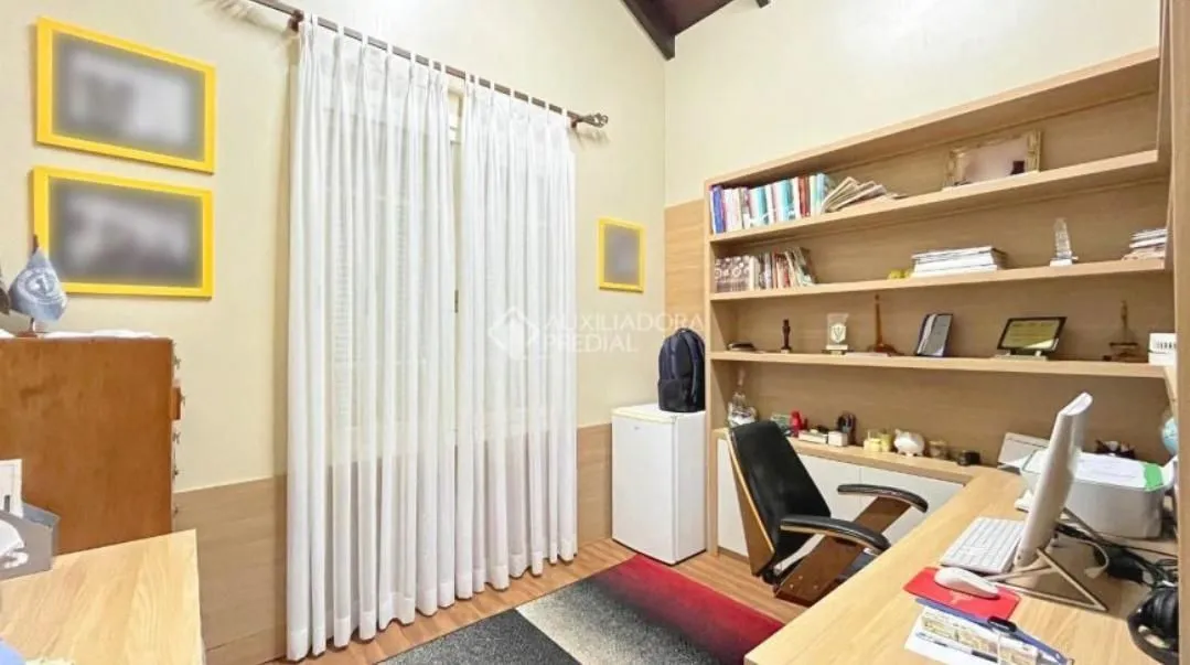 Imagem Casa com 3 dormitórios, bairro Sétimo Céu em Porto Alegre