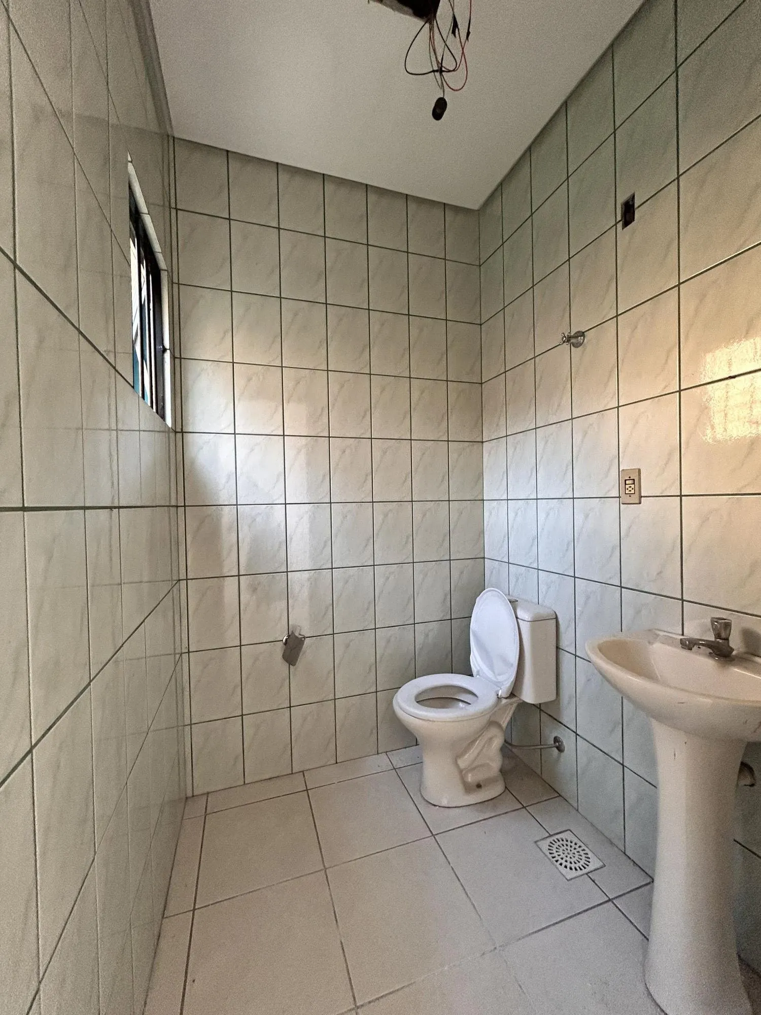 Imagem PRÉDIO COMERCIAL - 214M2 DE ÁREA PRIVATIVA - BAIRRO MATO GRANDE - CANOAS/RS