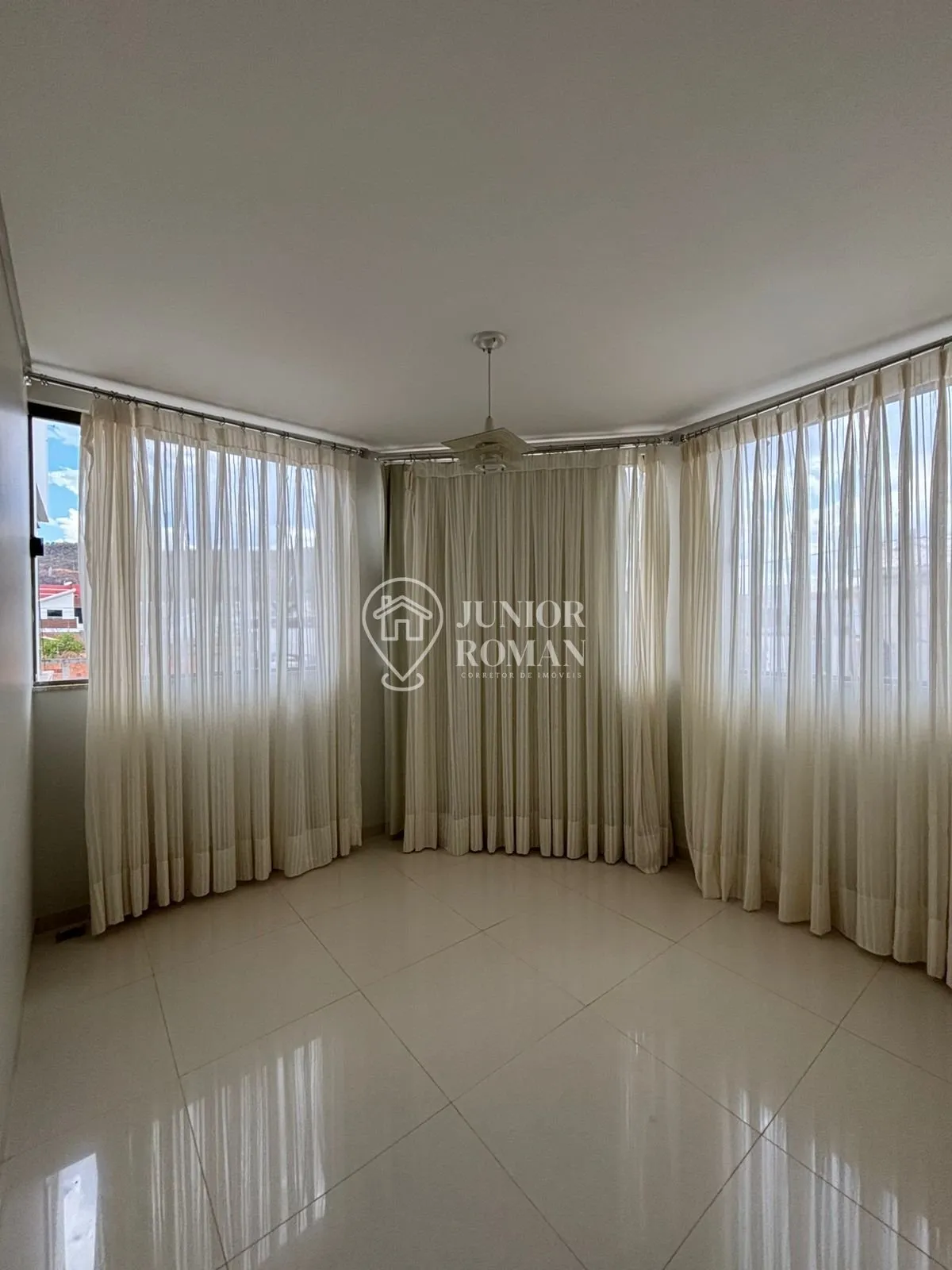 Imagem AMPLO SOBRADO 3 DORM 1 SUITE PLANEJADOS CHURRASQUEIRA NO BAIRRO BANDEIRANTES - BARREIRAS/BA