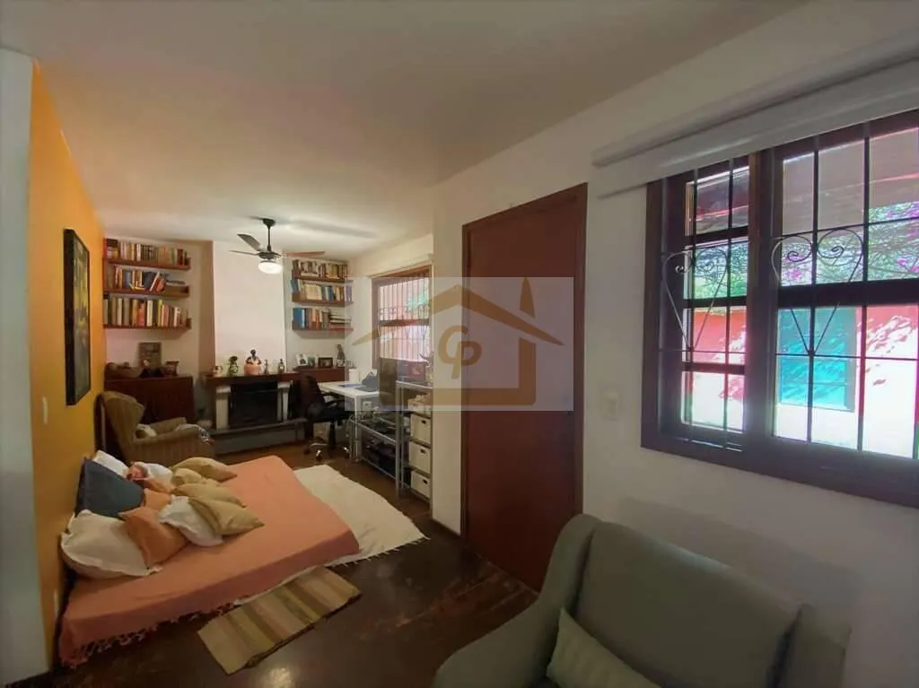 Imagem Chác Vale do Rio Cotia - TÉRREA, 3 suítes, lote plano, piscina e gourmet!