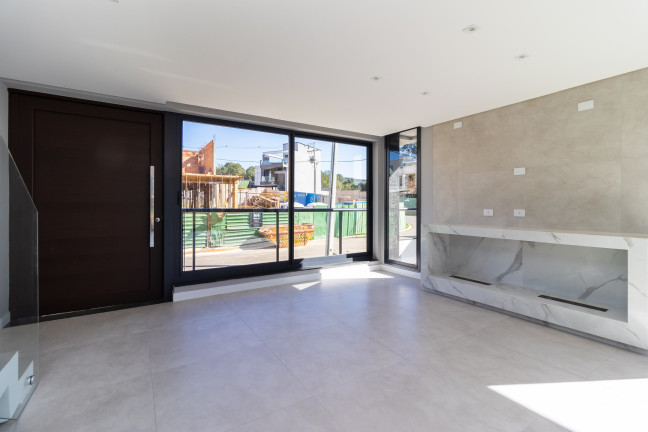Imagem Sobrado com 3 Quartos à Venda, 300 m² em Santa Cândida - Curitiba