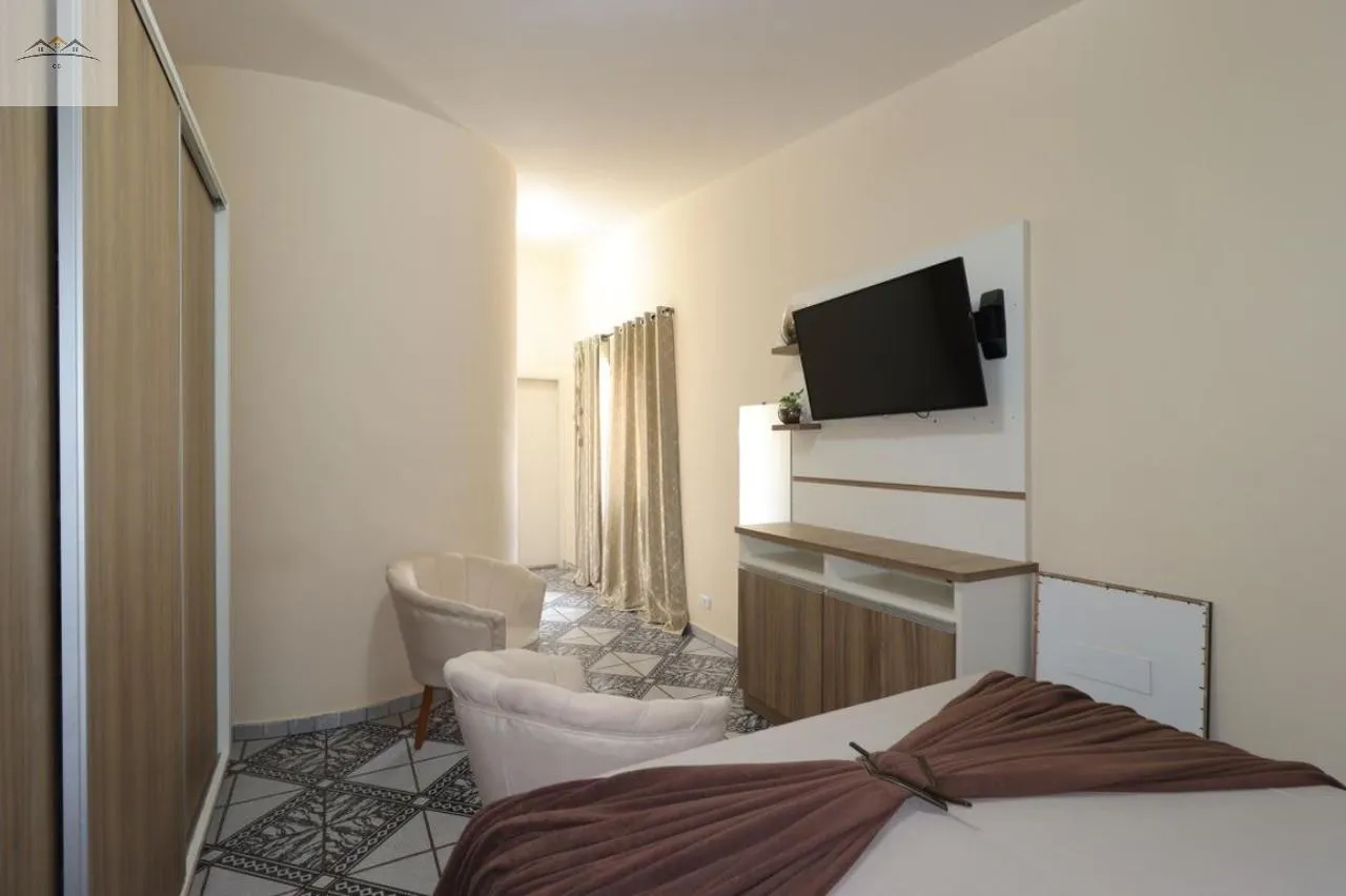Imagem Sobrado à venda na V. Pires, Santo André 5 dorm. 2 suítes 5 vgs 280m²