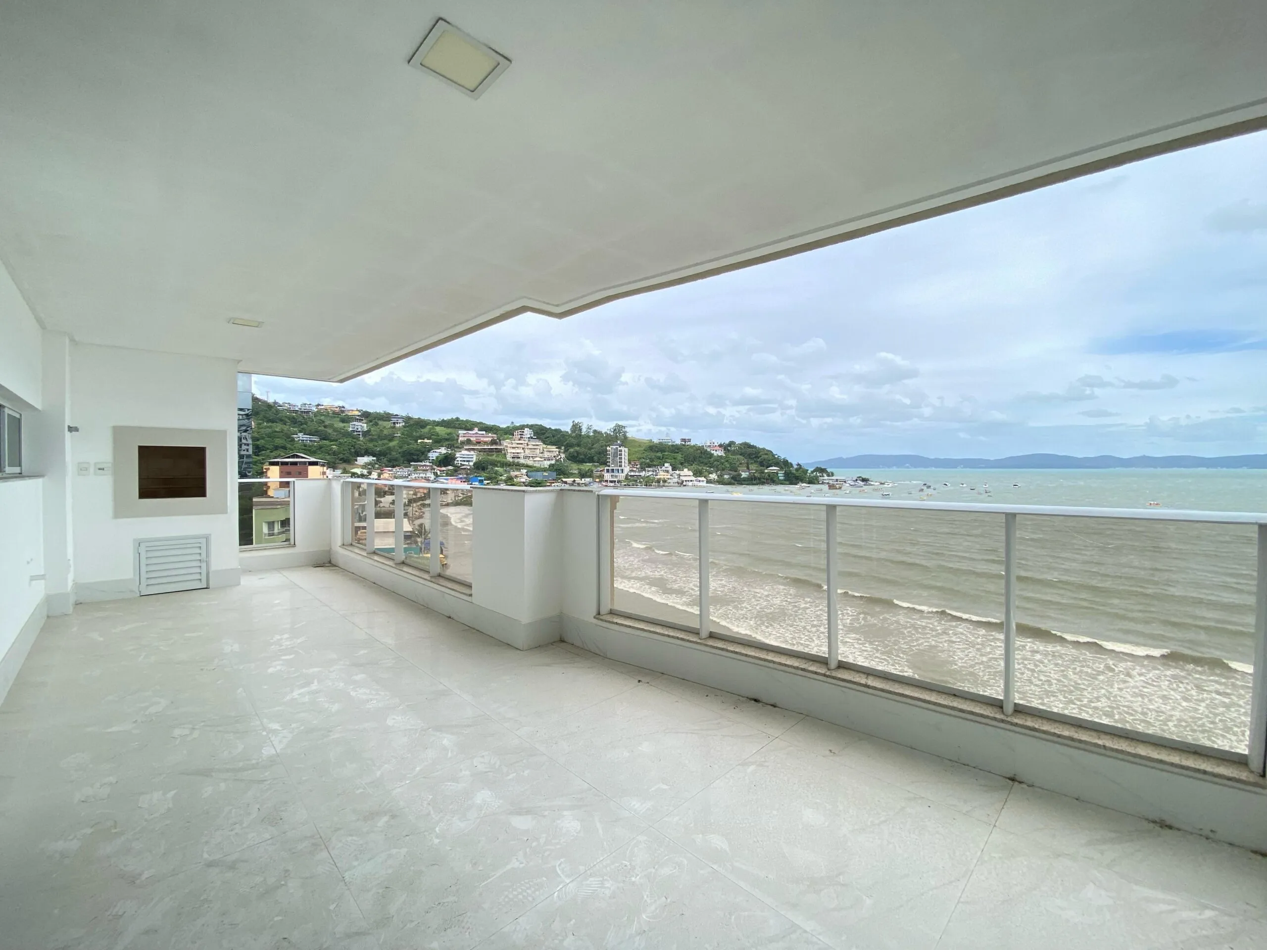 Imagem Apartamento com vista para o mar à venda com 200m2 por R$ 6.500.000,00
