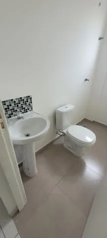Imagem LOCAÇÃO DE SALA COMERCIAL VILA RIMAN, EM ARUJÁ/SP, SALA NO TÉRREO / 58m², 1 toilette! CONSULTE-NOS.