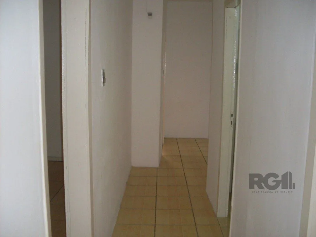 Imagem Casa comercial térrea na Av. Aparício Borges - Bairro Teresópolis