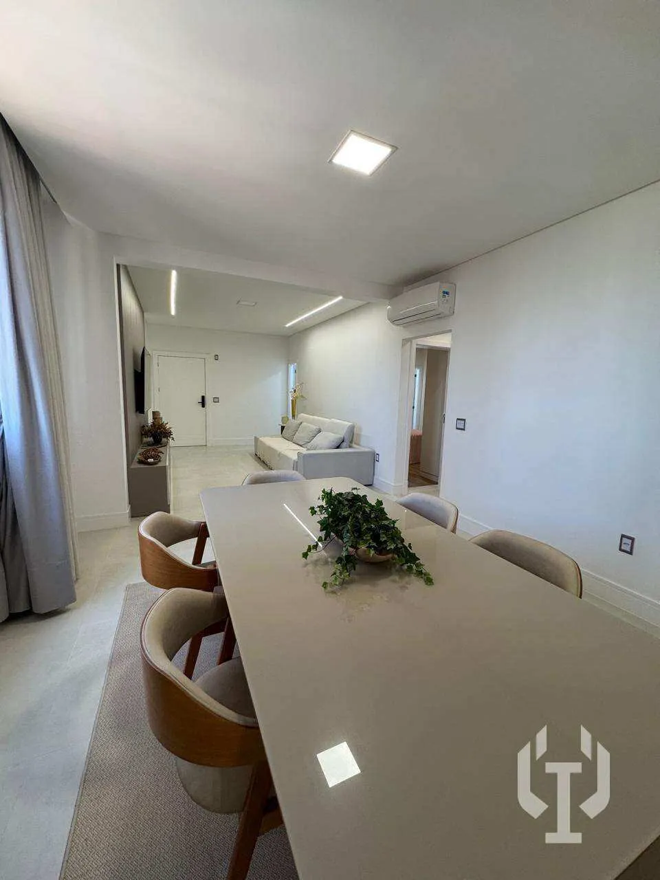 Imagem Apartamento para alugar em Itapema, Meia praia, com 4 quartos, 180m2