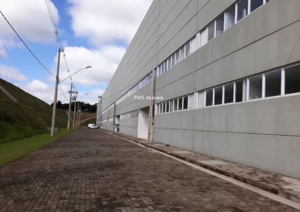 Imagem Aluguel de Galpão Industrial em Cabreúva-SP, Bairro Pinhal: 5 Salas, 10 Banheiros, 20 Vagas de Garagem, 11.856,25 m² de Área