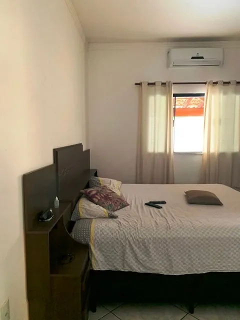 Imagem Casa à venda 3 Quartos, 8 Vagas, 300M², Loteamento Residencial Andrade, Pindamonhangaba - SP