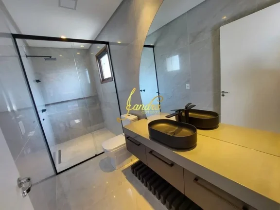 Imagem Sobrado beira de lago com 05 suítes piscina mobiliado e decorado