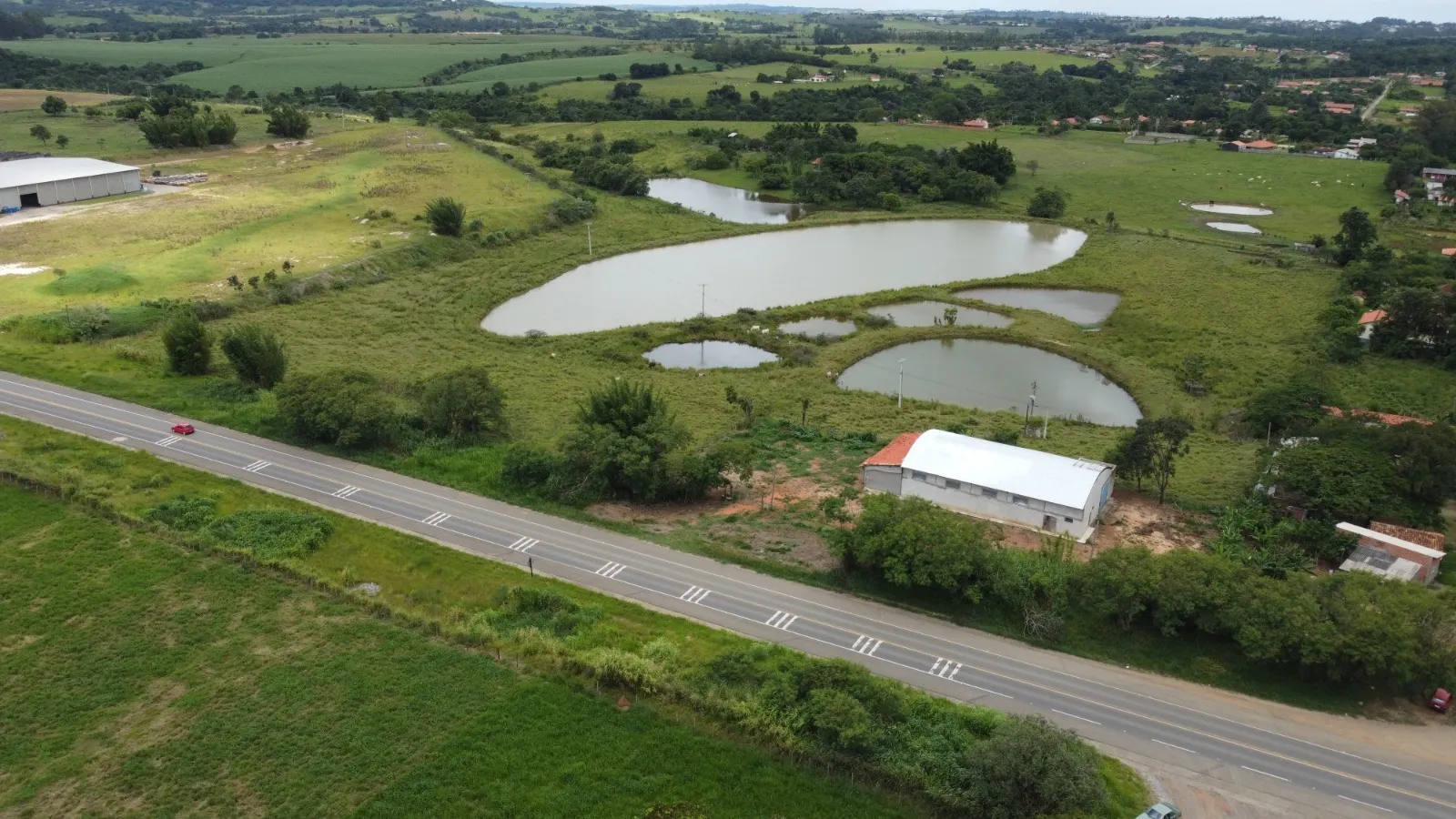 Imagem Imóvel Rural com Barracão Comercial/Industrial a venda! Localizado em PORANGABA/SP!