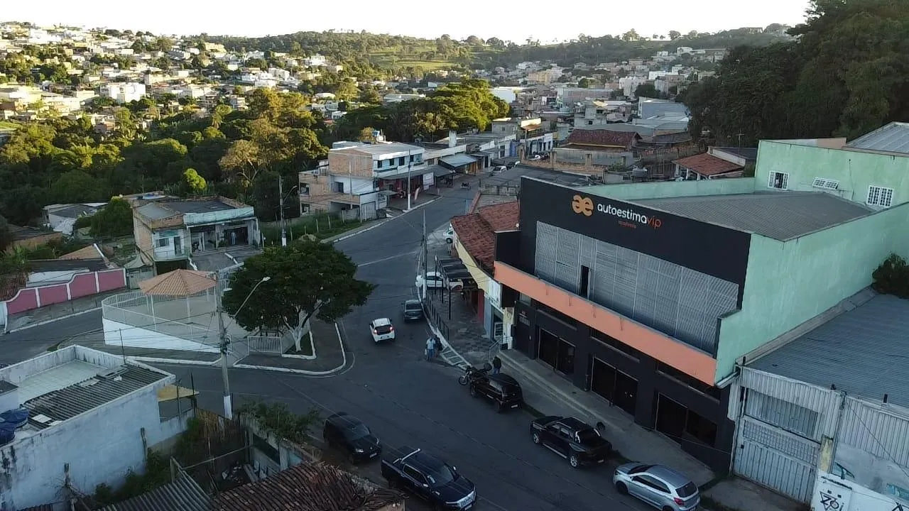 Imagem Vendo um excelente imóvel em ponto comercial ( valor 2.300.000,00 )