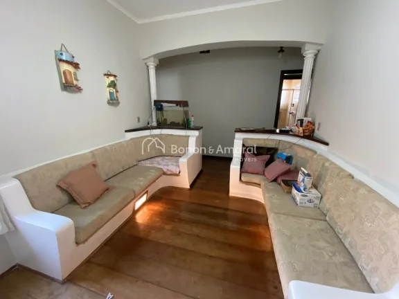 Imagem Venda , casa , Taquaral em Campinas !!
Localização excelente . 
Casa com 3 dormitórios , sendo 2 ...