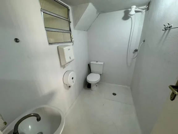 Imagem Imperdível Sobrado Comercial na Vila Madalena - São Paulo-SP: 7 Quartos, 2 Salas, 3 Banheiros, 3 Vagas, 170m². Venha Conferir!