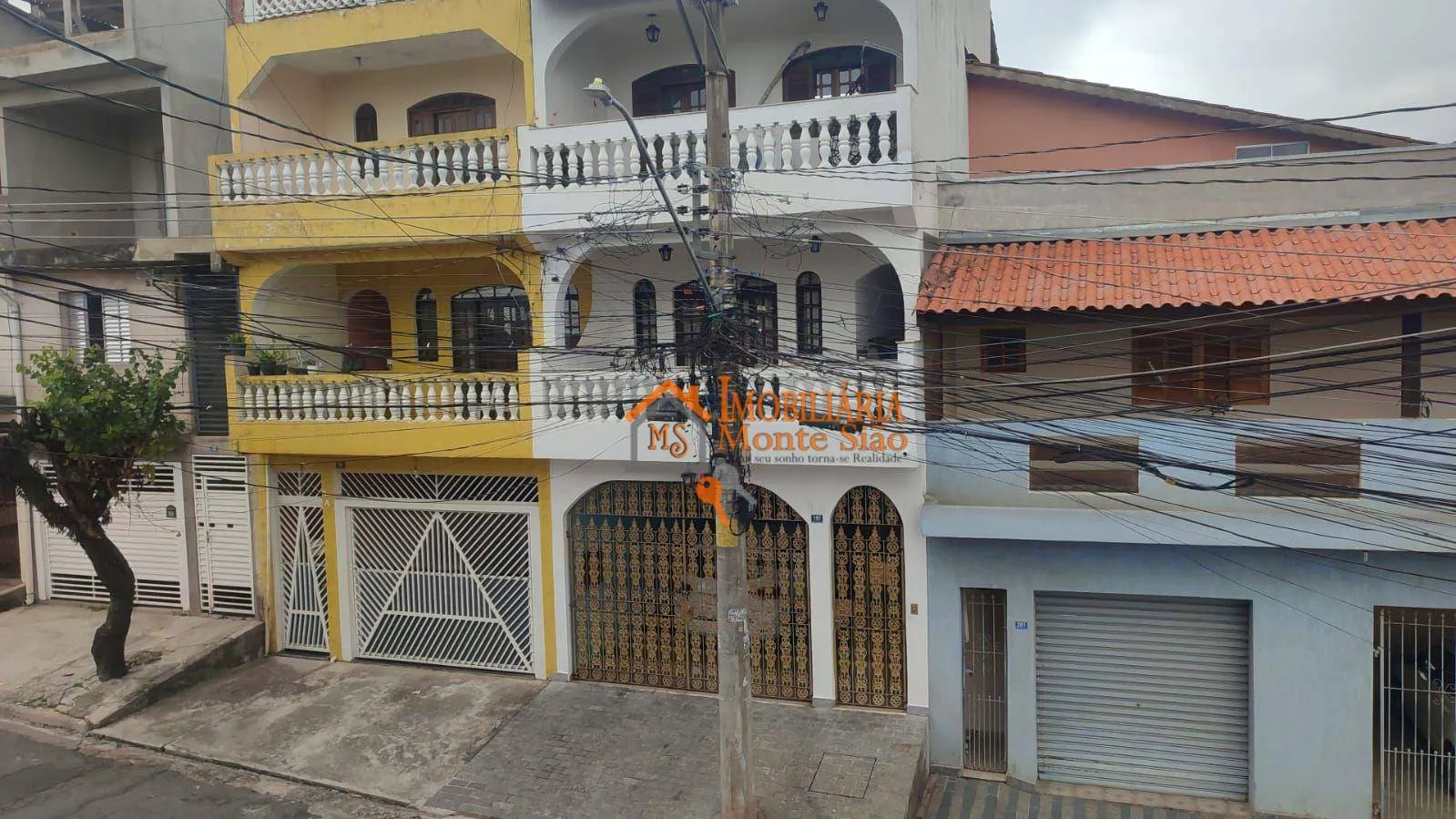 Imagem Sobrado com 5 dormitórios à venda, 250 m² por R$ 530.000,00 - Taboão - Guarulhos/SP