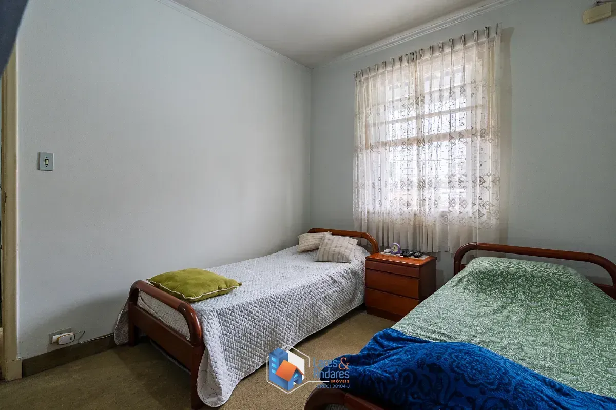 Imagem Casa para venda em Moema com 3 quartos, sendo 1 suíte, 100m²