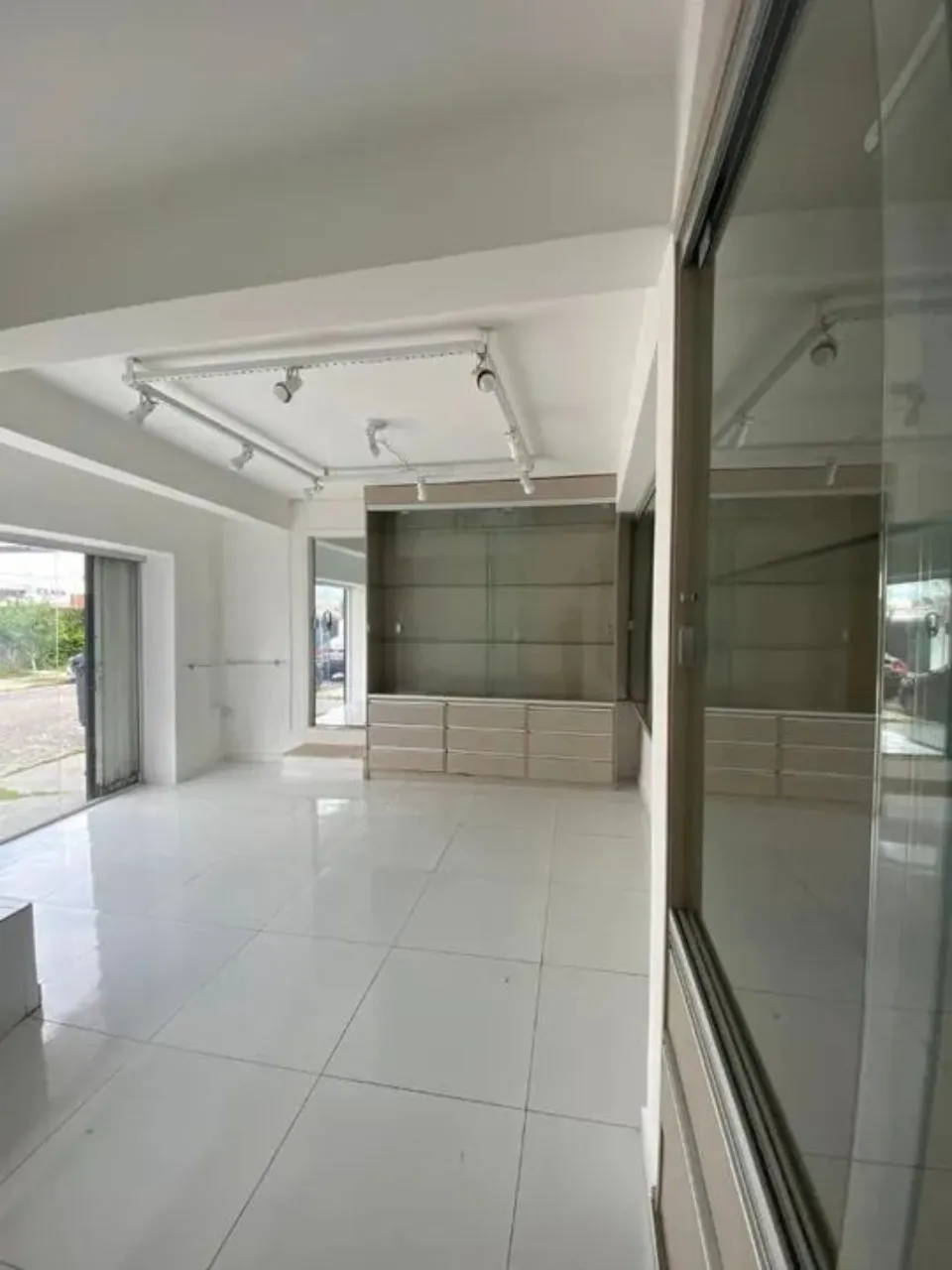 Imagem Salão Comercial para Locação no Jardim América, Sorocaba-SP: 1 Sala, 1 Banheiro, 30m² de Área.