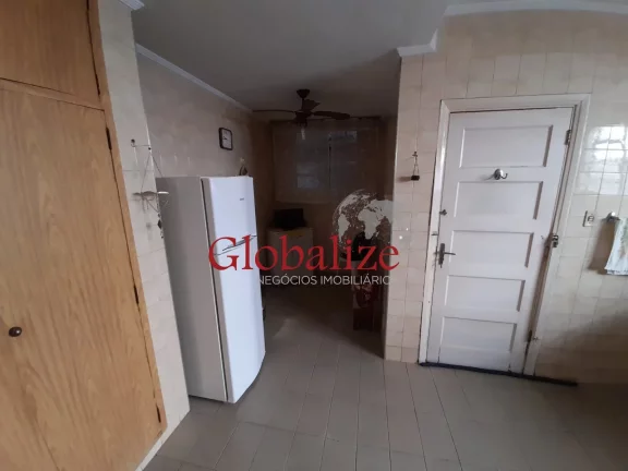 Imagem Casa com 3 dormitórios e 2 vagas à venda no Macuco em Santos R$ 900.000,00