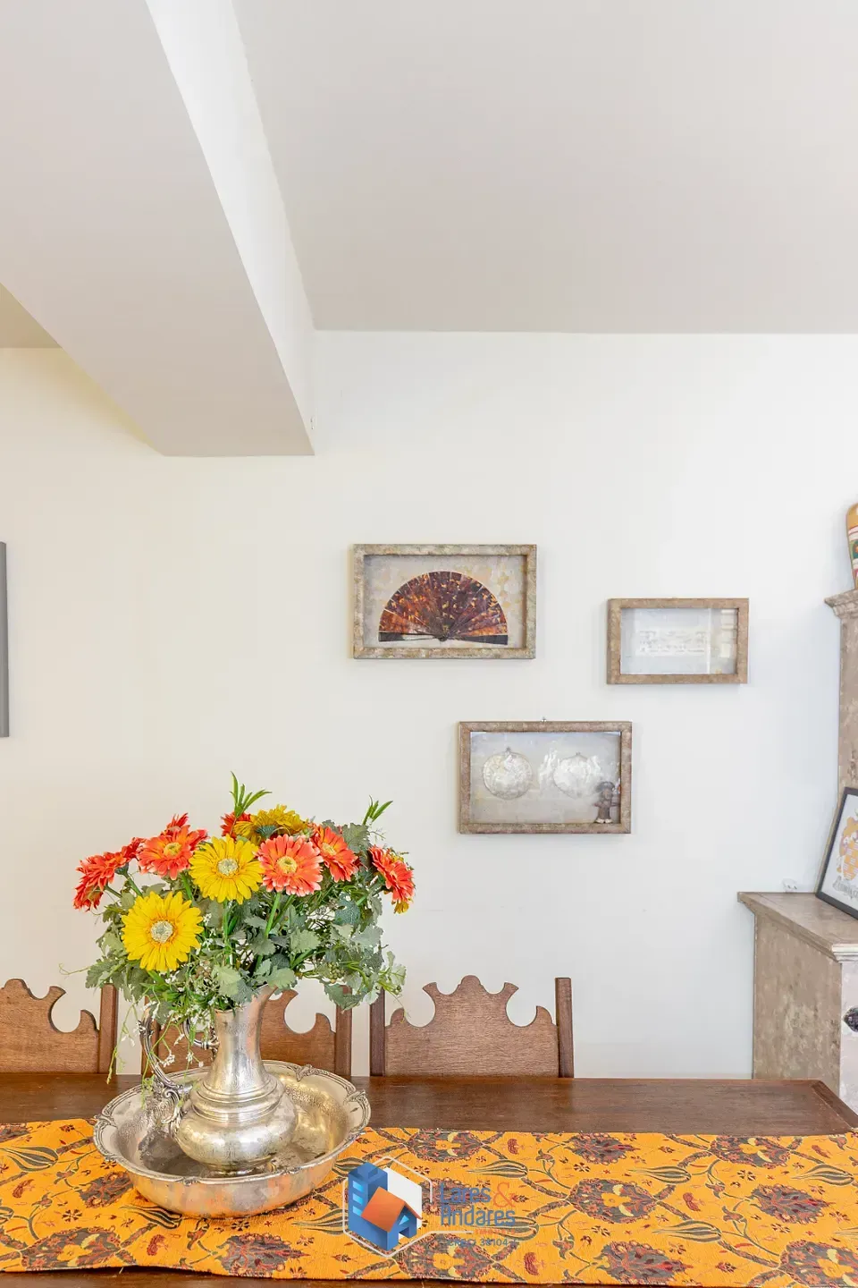 Imagem Sobrado para venda em Jardim das Bandeiras com 3 quartos, 232m²