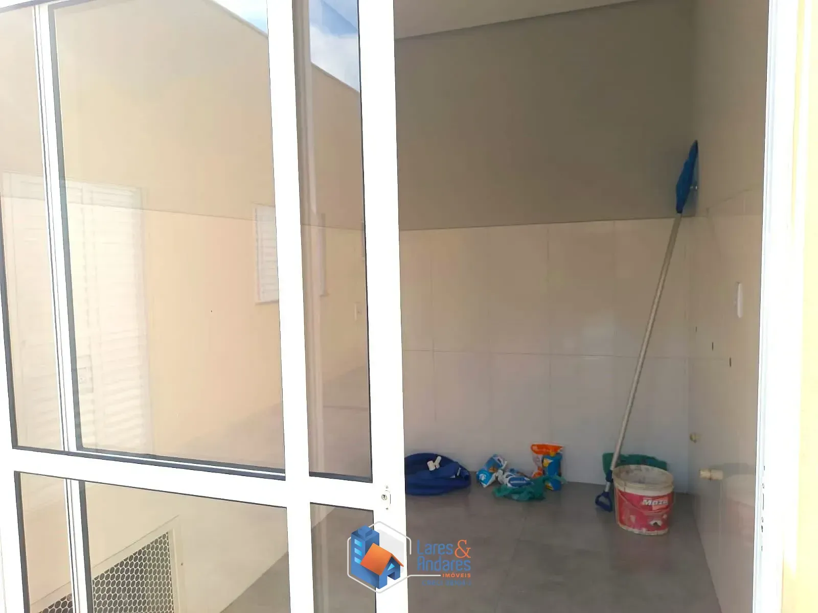 Imagem CASA À VENDA, COM 190M² 3 DORMS (1 SUÍTE) 5 VAGAS, PISCINA, CHURRASQUEIRA - RESIDENCIAL CALIFÓRNIA GARDEN, SÃO SEBASTIÃO DO PARAÍSO, MG