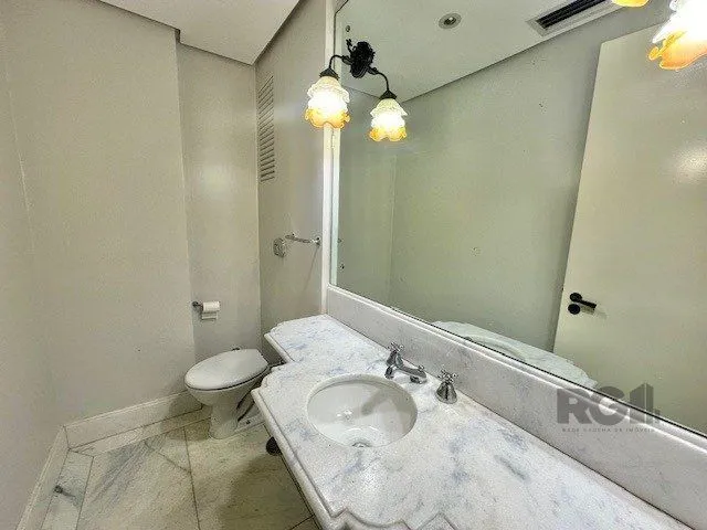 Imagem Excelente Apartamento Para Comprar Próximo ao Hospital Moinhos de Vento com 196 m² privativos