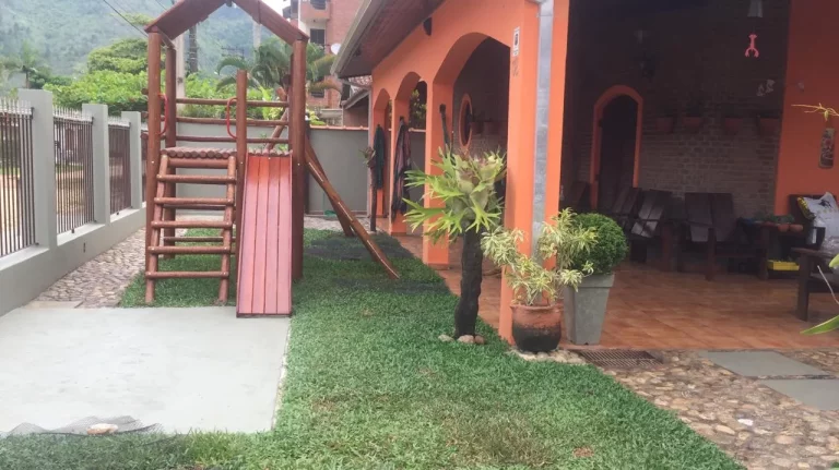 Imagem Casa espaçosa com piscina - Aluguel Temporário - Praia das Toninhas - Ate 18 pessoas