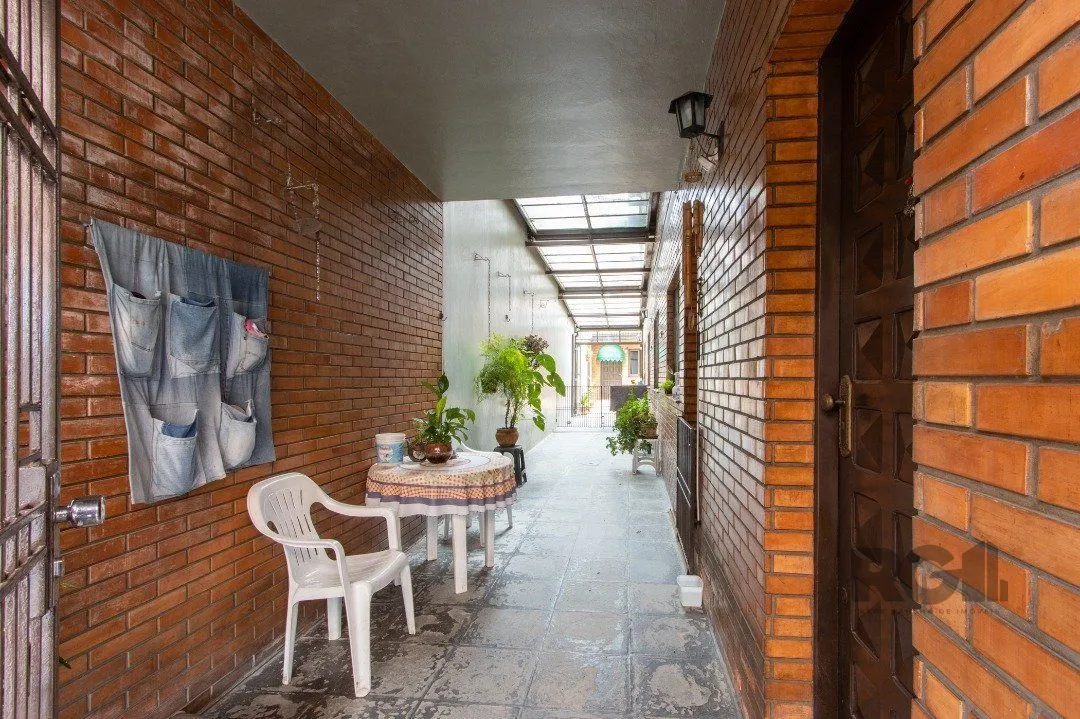 Imagem Casa para Venda - 500m², 4 dormitórios, sendo 1 suites, 4 vagas - Coronel Aparício Borges