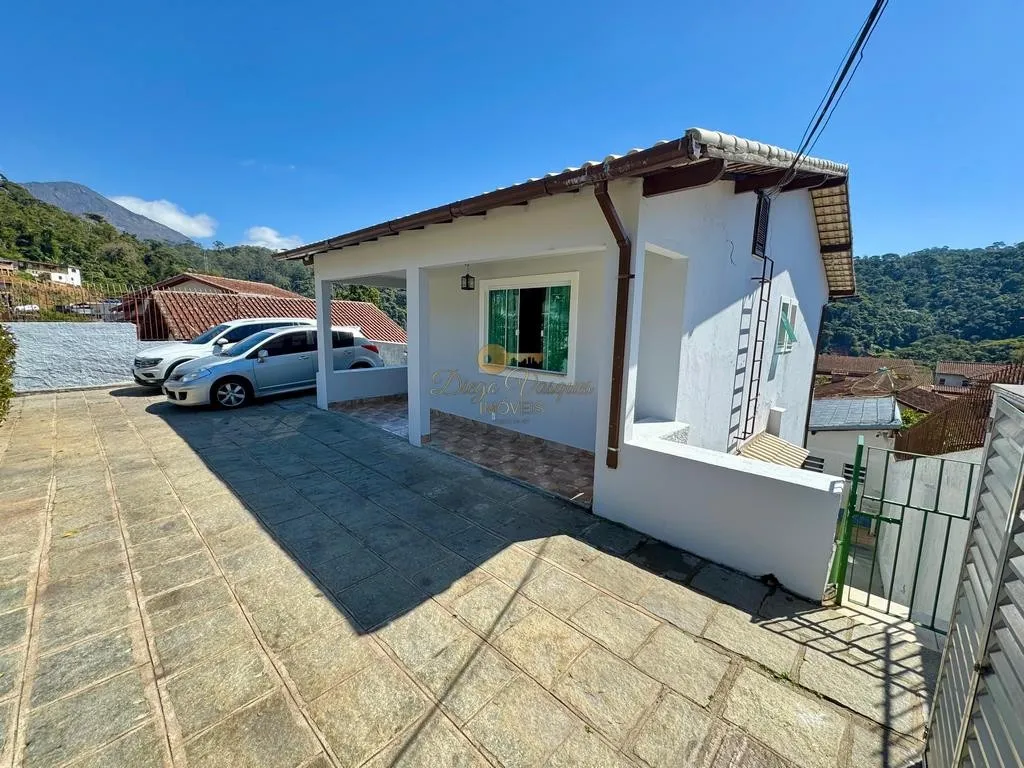 Imagem Casa para Venda em Teresópolis / RJ no bairro Pimenteiras