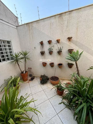 Imagem CASA COM PISCINA NO MENEGHETTI