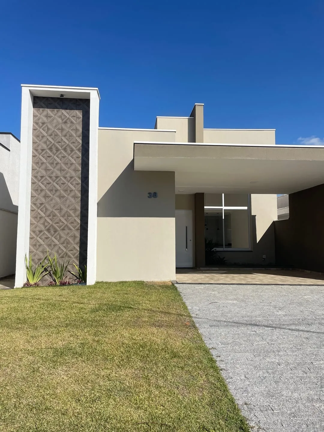 Foto do imóvel Casa à venda 3 Quartos, 1 Suite, 4 Vagas, 258M², Campo Alegre, Pindamonhangaba - SP | Condomínio Moema Ville
