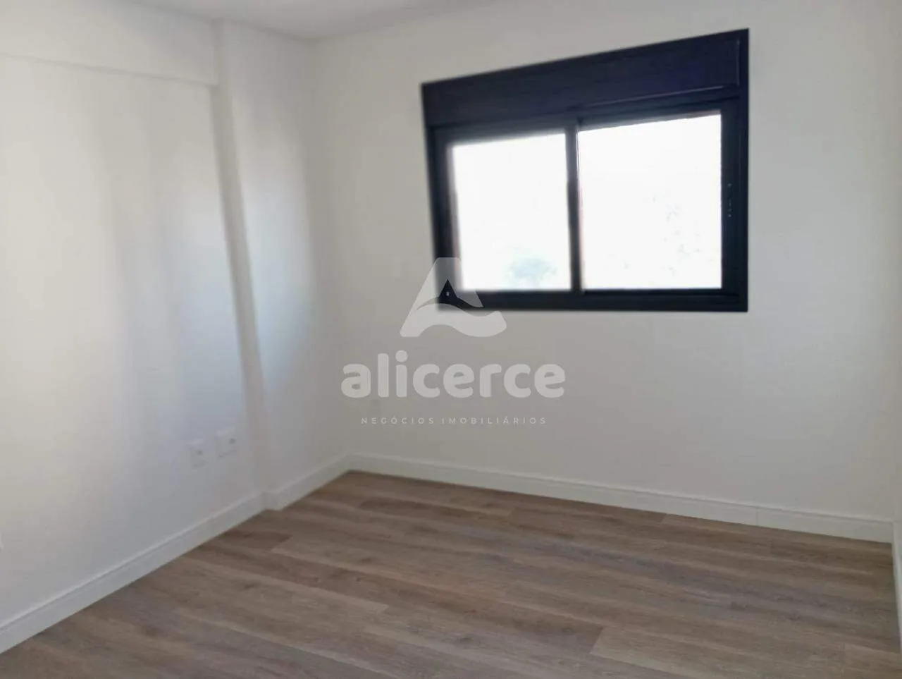 Imagem Apartamento à venda bairro no Floresta com 04 dormitórios, 01 suítre master com 154 m2