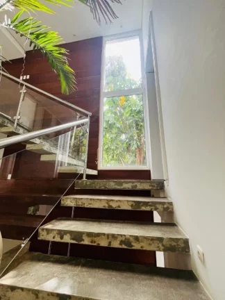 Imagem Casa Alto Padrão à Venda em Alphaville Salvador I | 600m² Privativos | 4 Suítes | Energia Solar | Espaço Gourmet