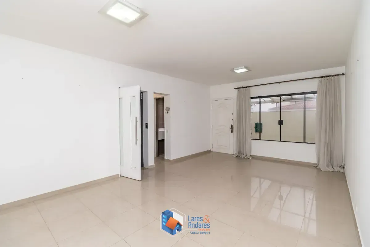 Imagem Casa para venda em Indianópolis com 3 quartos, sendo 3 suítes, 345m²