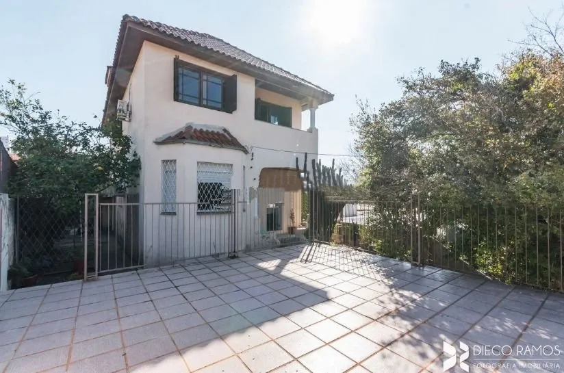 Imagem Casa para Venda - 190m², 4 dormitórios, sendo 1 suites, 2 vagas - Partenon