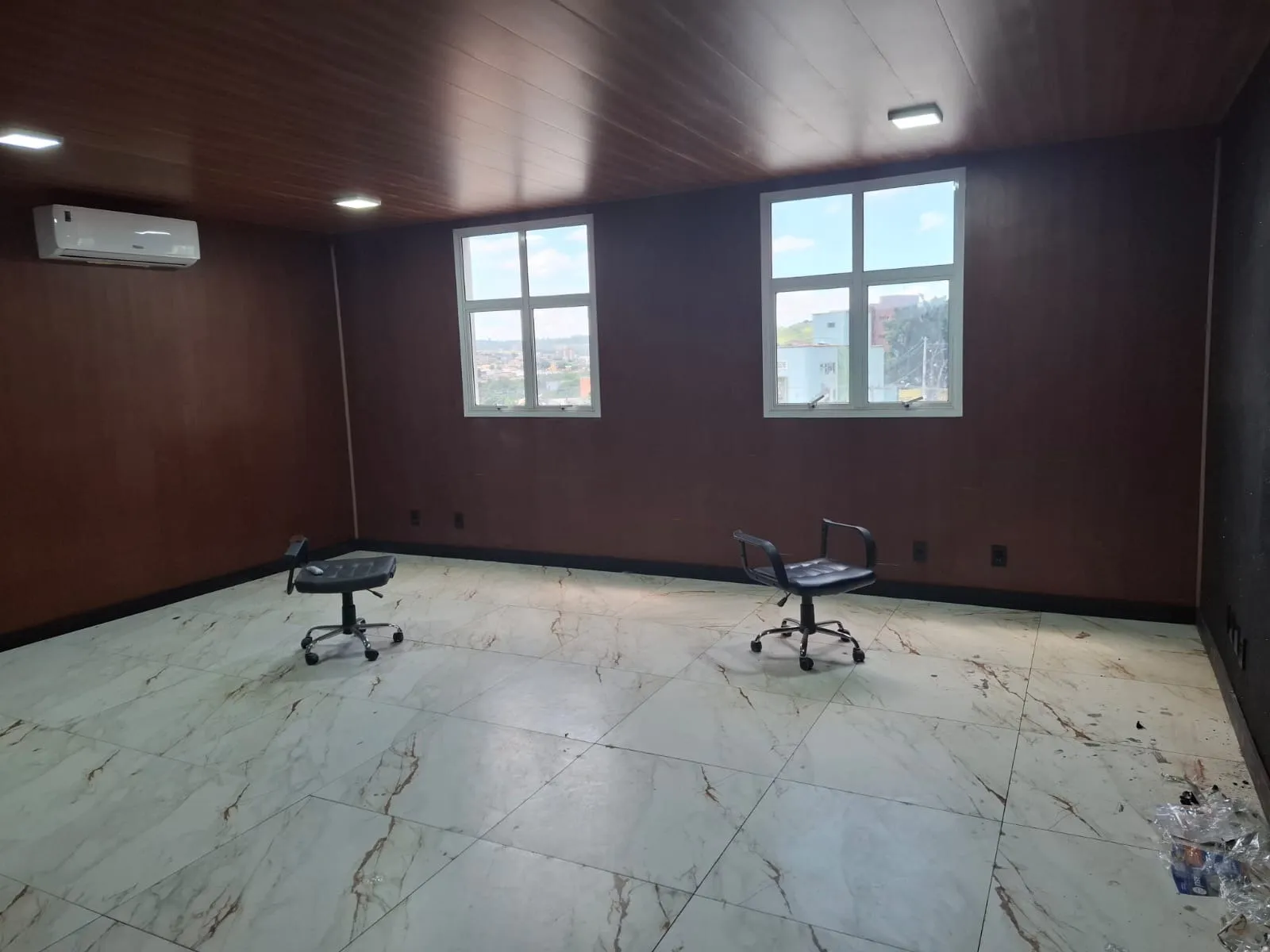 Imagem Sala comercial 200m² Condomínio Black e Whitte- Sorocaba/SP