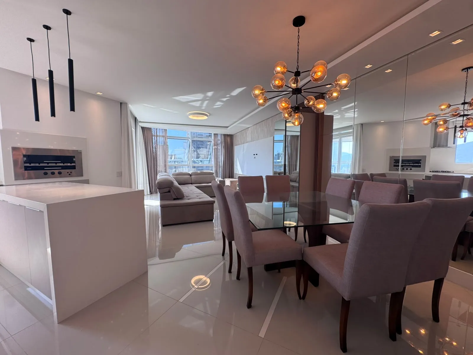 Imagem Apartamento com vista para o mar à venda com 129m2 por R$ 2.690.000,00