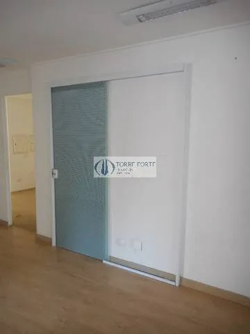 Imagem Ampla sala comercial com 86 m² em Indianópolis, 600 metros Metrô Moema