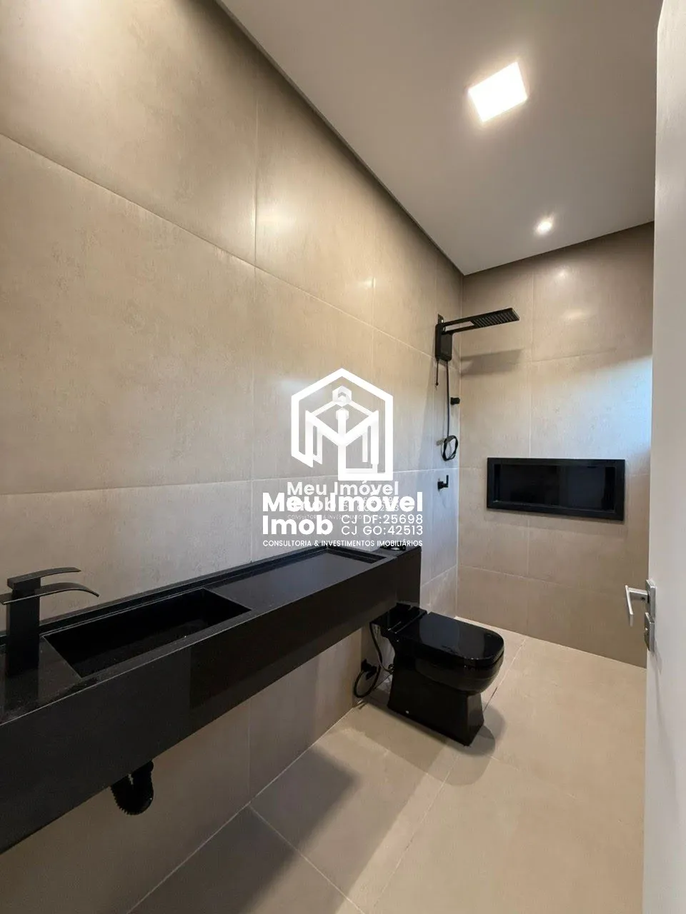 Imagem Casa Alto Padrão 3 Quartos 1 Suíte 4 Vagas 207m² Luziânia/GO