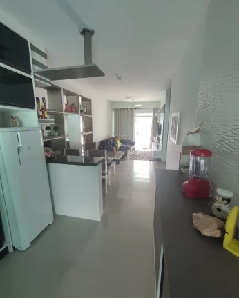 Imagem Casa com piscina para Venda em Guaratuba, 50m do mar, ótimo terreno, bem localizado!