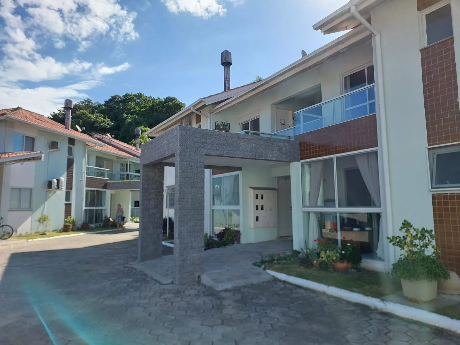 Foto do imóvel Apartamento de 3 dormitórios Canasvieiras. em Rua Ernani Castro dos Santos