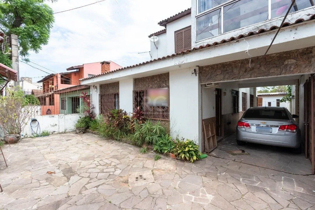 Imagem Casa para Venda - 149.99m², 6 dormitórios, sendo 2 suites, Nonoai