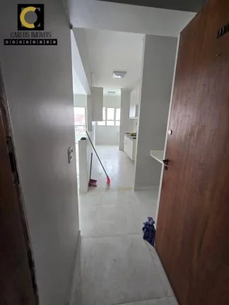 Imagem Lindo apartamento 02 quartos , sala , cozinha, banheiro ,sacada , de frente
