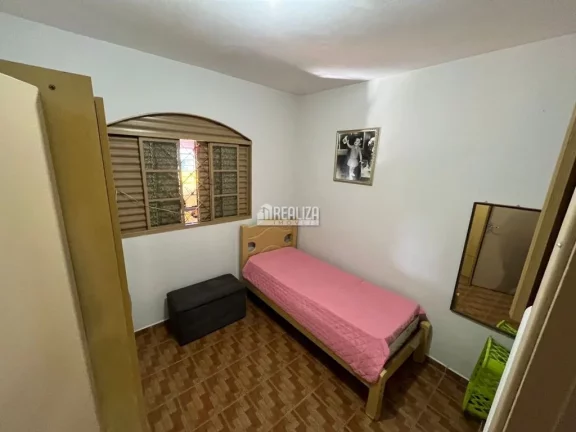 Imagem Casa à venda no bairro Lourdes - Uberaba: 3 dormitórios, suíte, quintal e mais!