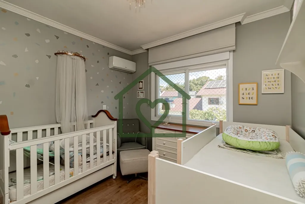 Imagem Casa em condomínio fechado, mobiliada, com 4 dormitórios e 4 vagas de garagem. 

Casa com 198m² e...