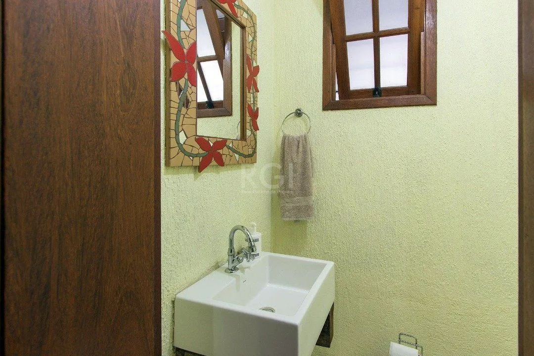 Imagem Casa para Venda - 229.18m², 4 dormitórios, sendo 4 suites, 5 vagas - Cavalhada