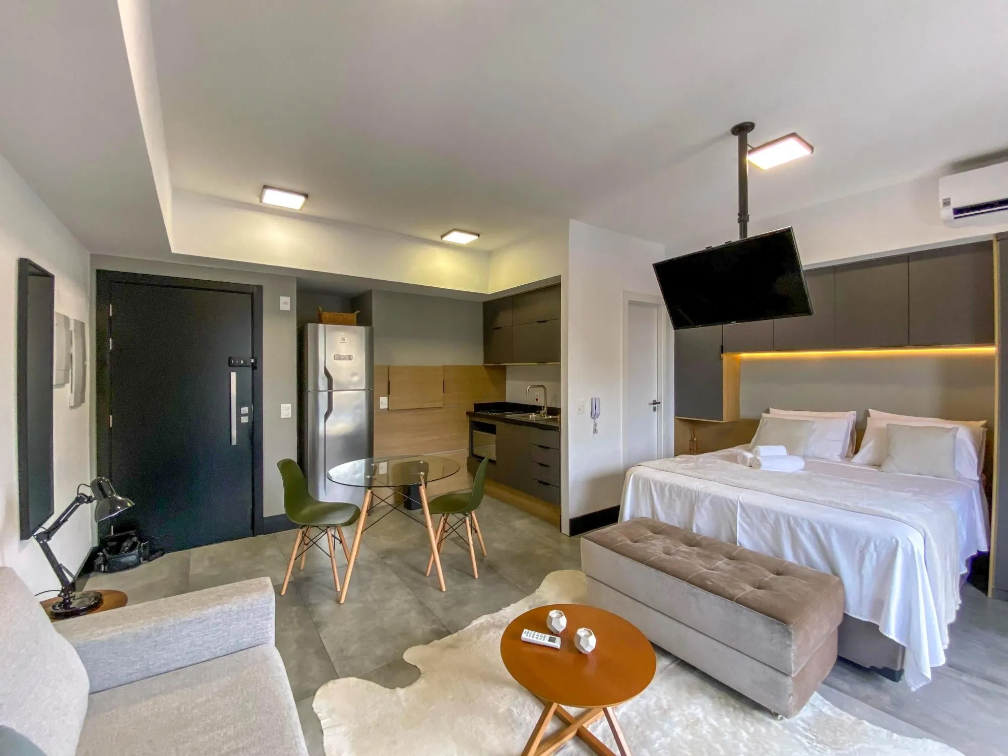 Imagem Studio de 36,76m2, totalmente mobiliado, com 1 vaga de garagem no bairro Boa Vista!!