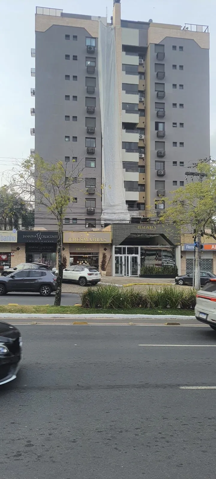 Imagem Excelente 2D C/Suíte e vaga coberta Três Figueiras - Porto Alegre