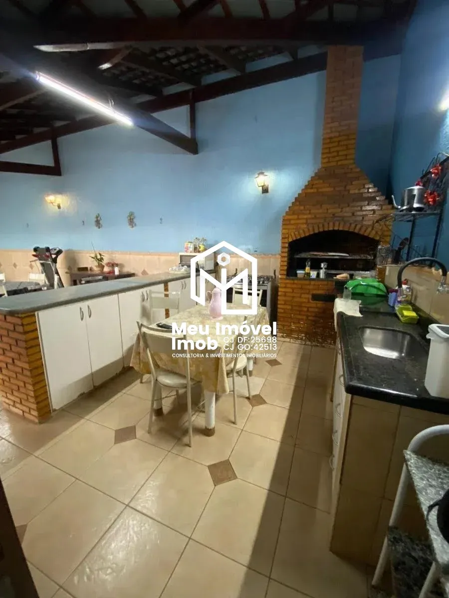Imagem Casa 5 Quartos 5 Suítes 4 Vagas 800 m² Área de Serviço Copa